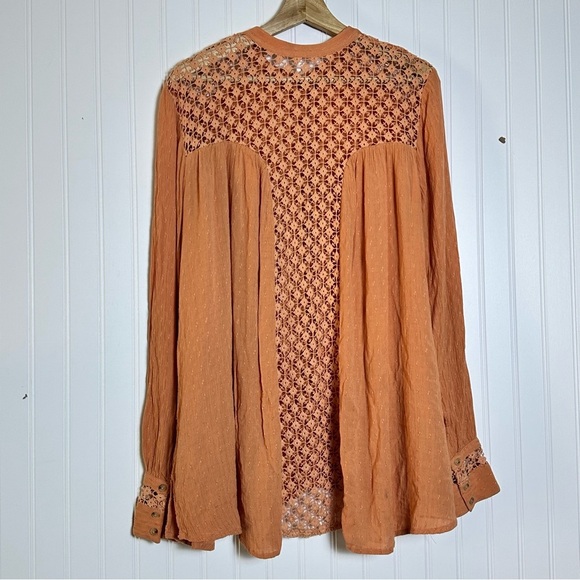 Free People "The Best" Crochet Button Front Top Size Large Long Sleeves Casual - Picture 8 of 10